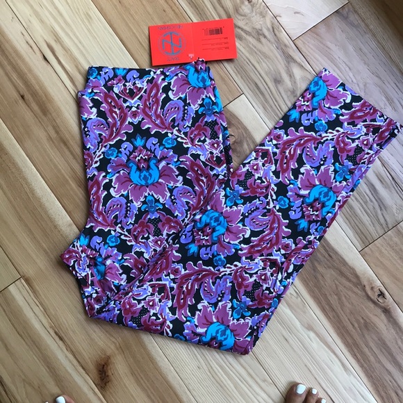 Tracy Negoshian Pants - Watercolor cropped pants with floral print Tracy Negoshian Pants - Watercolor cropped pants with floral print